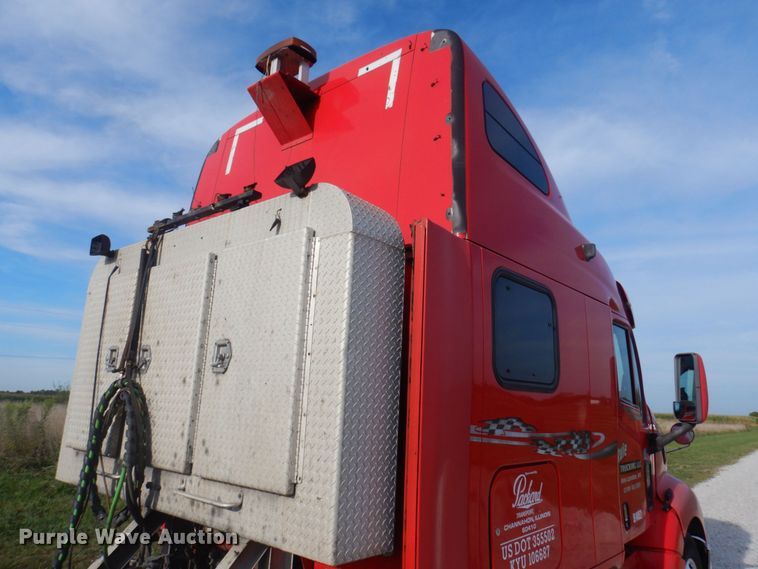 image for item DP0316 2005 Peterbilt 387  semi truck