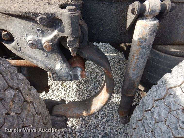 image for item DP0316 2005 Peterbilt 387  semi truck