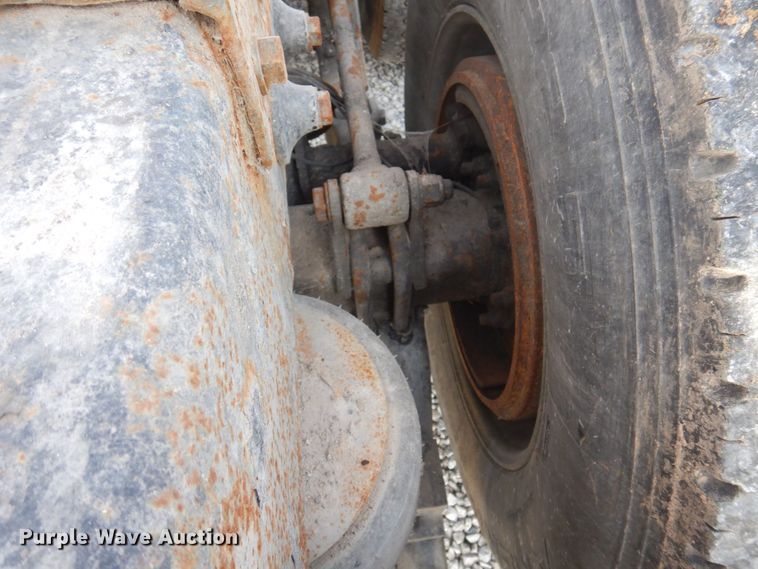 image for item DP0316 2005 Peterbilt 387  semi truck