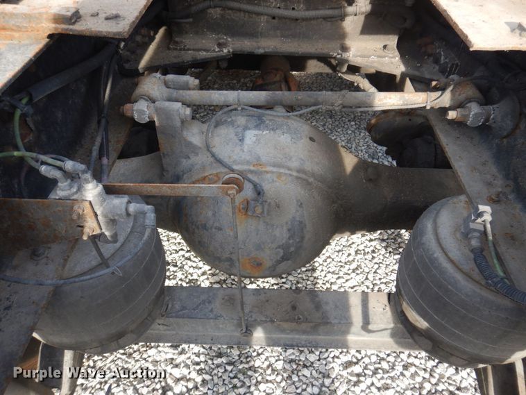 image for item DP0316 2005 Peterbilt 387  semi truck