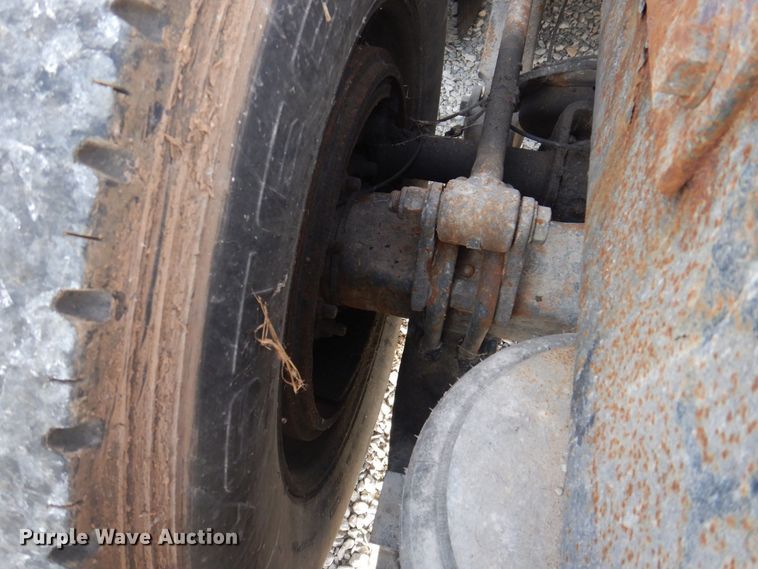 image for item DP0316 2005 Peterbilt 387  semi truck