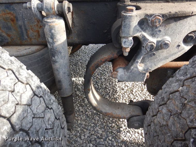 image for item DP0316 2005 Peterbilt 387  semi truck