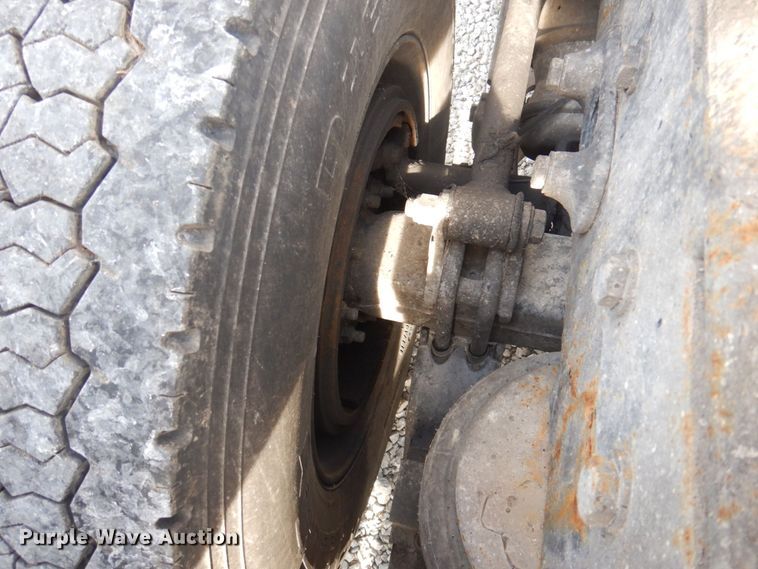 image for item DP0316 2005 Peterbilt 387  semi truck