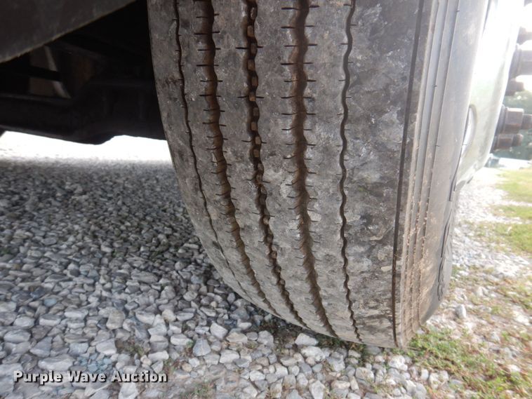 image for item DP0316 2005 Peterbilt 387  semi truck