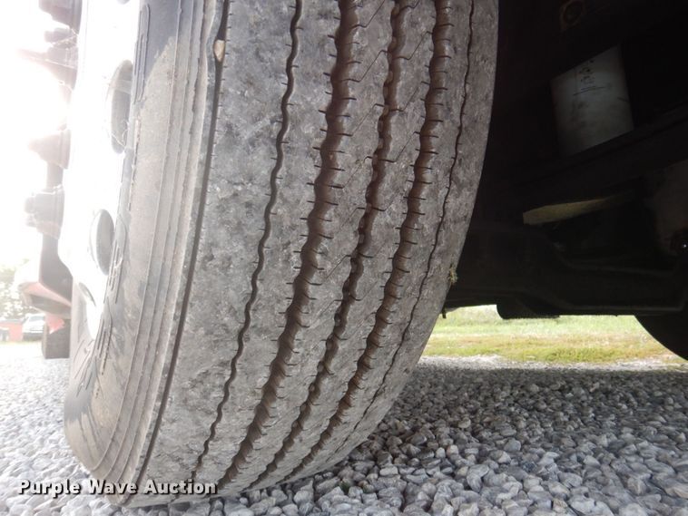 image for item DP0316 2005 Peterbilt 387  semi truck