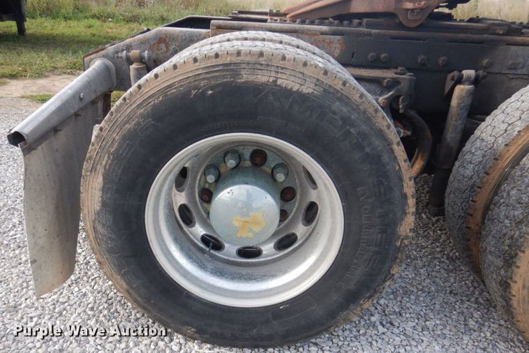 image for item DP0316 2005 Peterbilt 387  semi truck