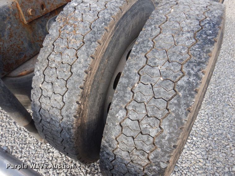 image for item DP0316 2005 Peterbilt 387  semi truck