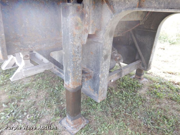 image for item DP0317 2013 Fontaine HCICD22RSA  drop deck equipment trailer