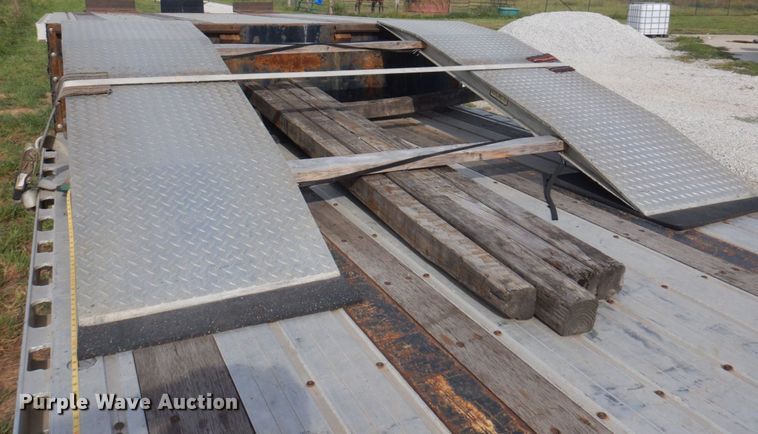 image for item DP0317 2013 Fontaine HCICD22RSA  drop deck equipment trailer