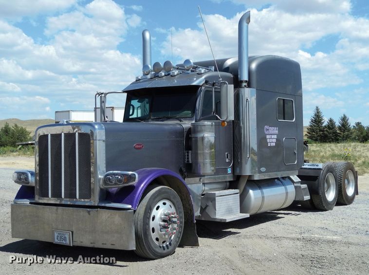 image for item DR1323 2008 Peterbilt 389  semi truck