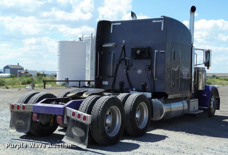 image for item DR1323 2008 Peterbilt 389  semi truck