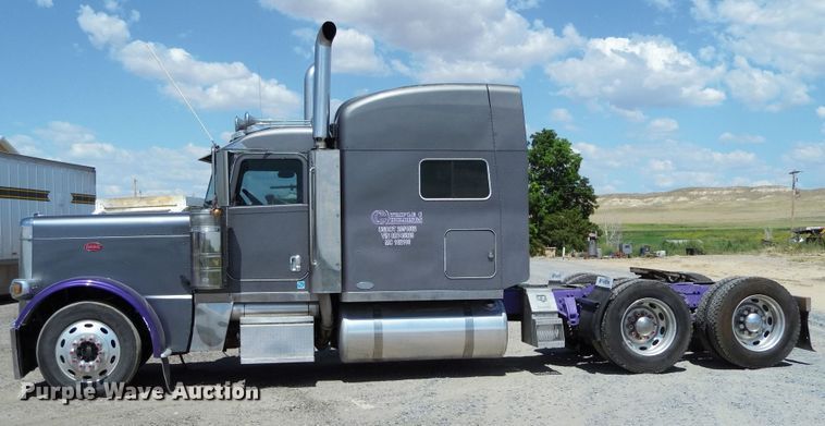 image for item DR1323 2008 Peterbilt 389  semi truck