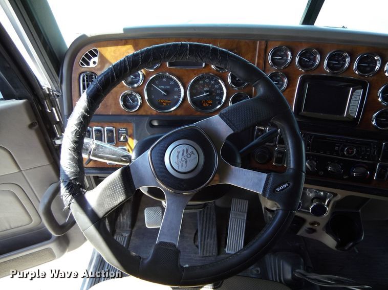 image for item DR1323 2008 Peterbilt 389  semi truck