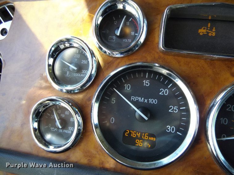 image for item DR1323 2008 Peterbilt 389  semi truck