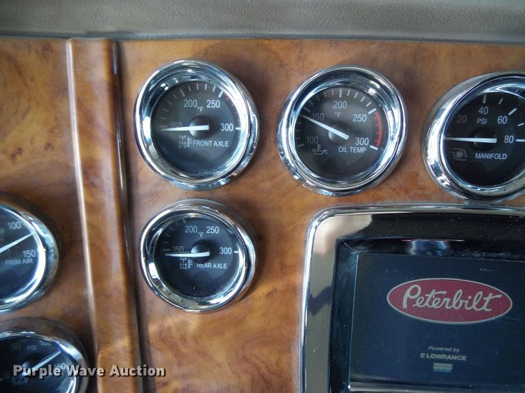 image for item DR1323 2008 Peterbilt 389  semi truck