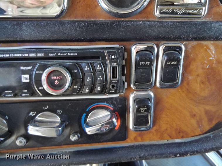 image for item DR1323 2008 Peterbilt 389  semi truck