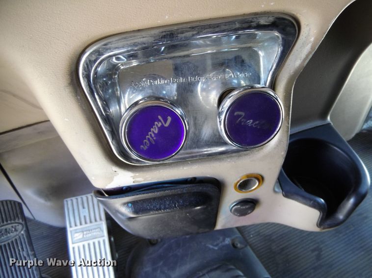 image for item DR1323 2008 Peterbilt 389  semi truck