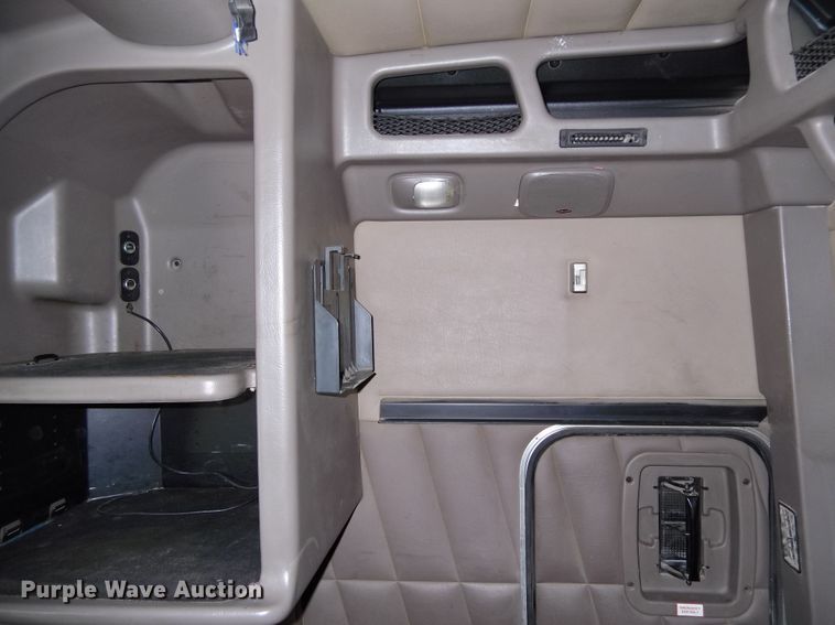 image for item DR1323 2008 Peterbilt 389  semi truck