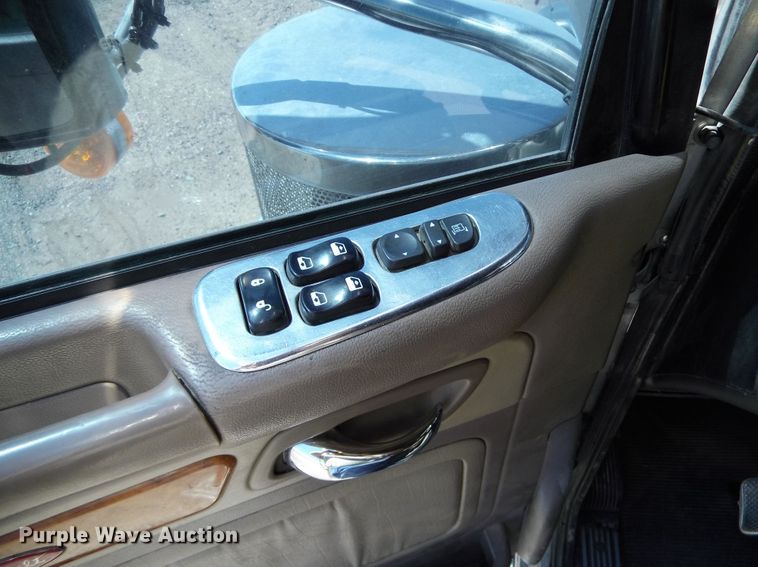 image for item DR1323 2008 Peterbilt 389  semi truck