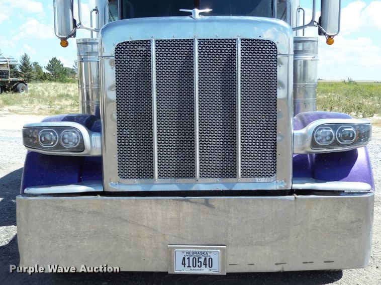 image for item DR1323 2008 Peterbilt 389  semi truck