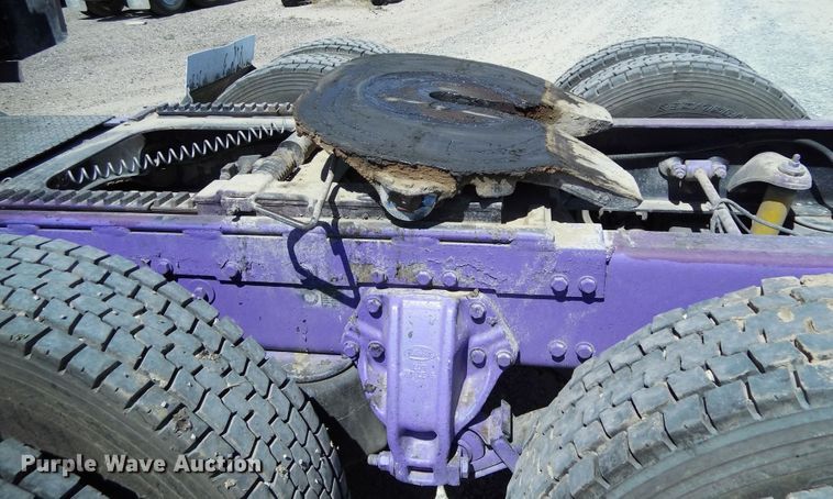 image for item DR1323 2008 Peterbilt 389  semi truck