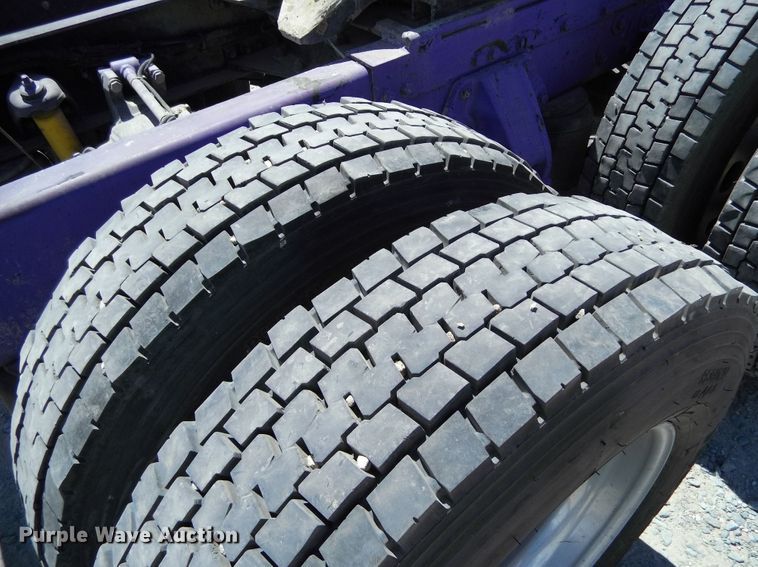 image for item DR1323 2008 Peterbilt 389  semi truck