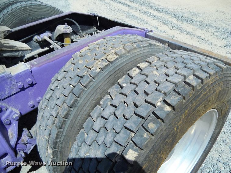 image for item DR1323 2008 Peterbilt 389  semi truck