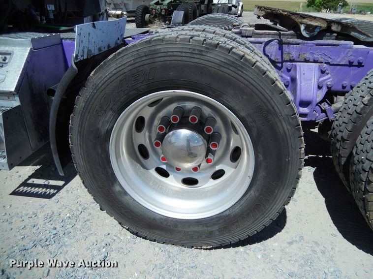 image for item DR1323 2008 Peterbilt 389  semi truck