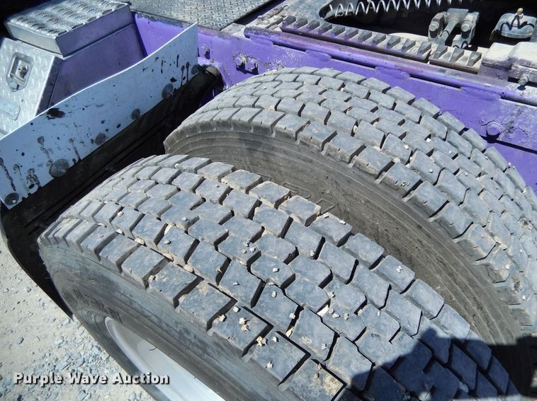 image for item DR1323 2008 Peterbilt 389  semi truck