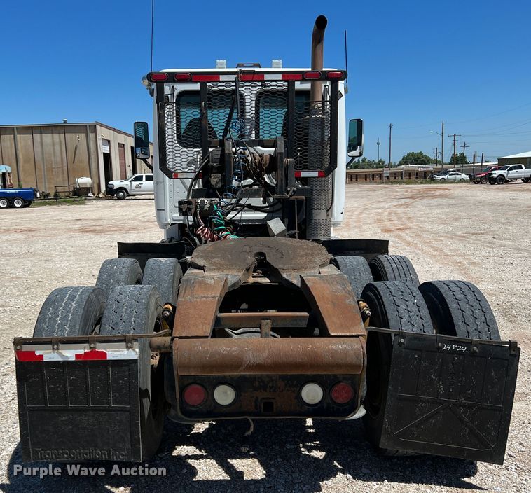 image for item DR1551 2010 Freightliner Cascadia 125  winch truck