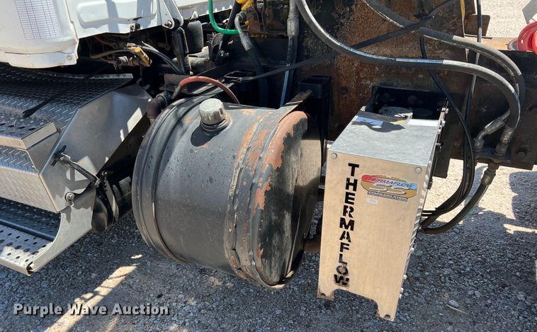 image for item DR1551 2010 Freightliner Cascadia 125  winch truck