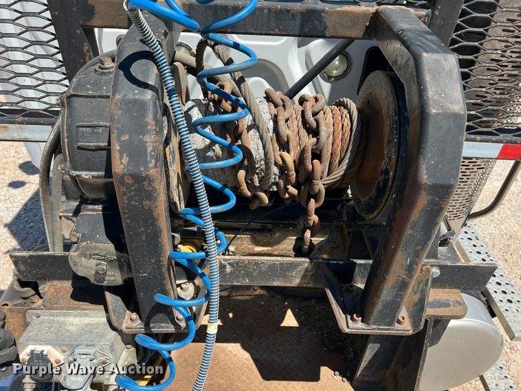 image for item DR1551 2010 Freightliner Cascadia 125  winch truck