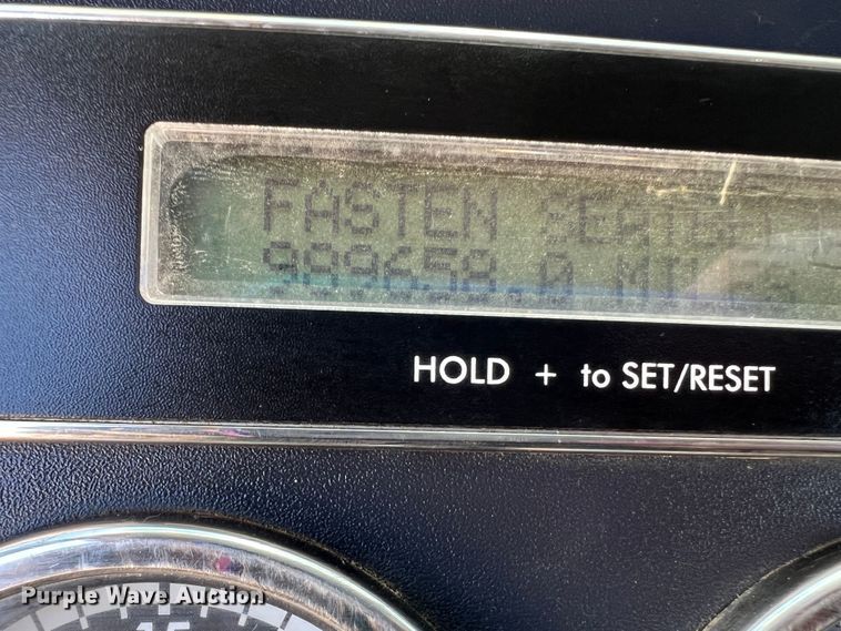 image for item DR1551 2010 Freightliner Cascadia 125  winch truck