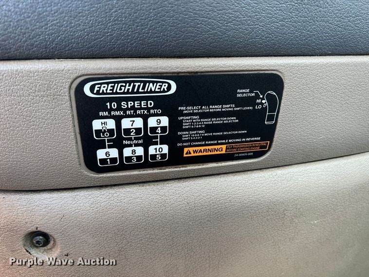 image for item DR1551 2010 Freightliner Cascadia 125  winch truck