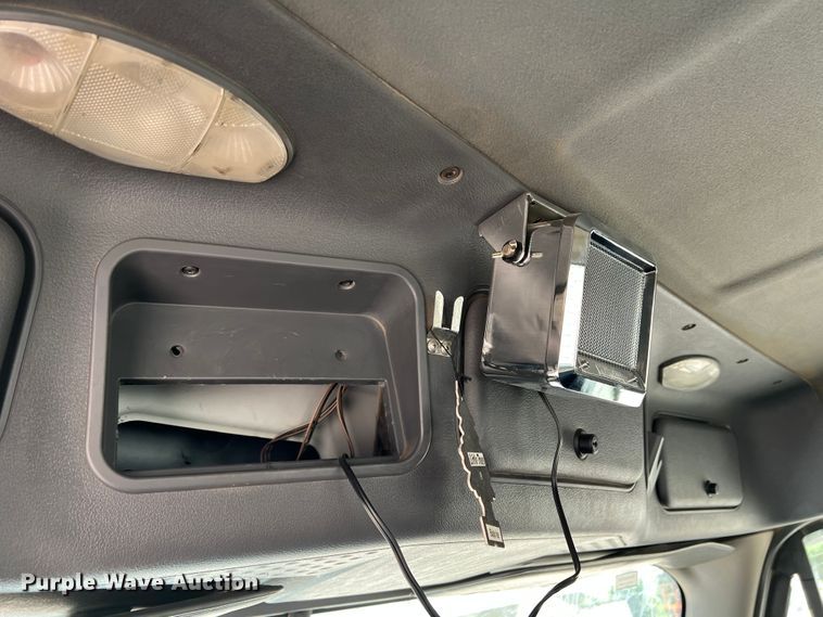 image for item DR1551 2010 Freightliner Cascadia 125  winch truck