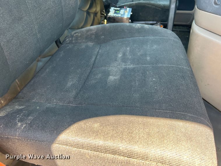 image for item DR1551 2010 Freightliner Cascadia 125  winch truck