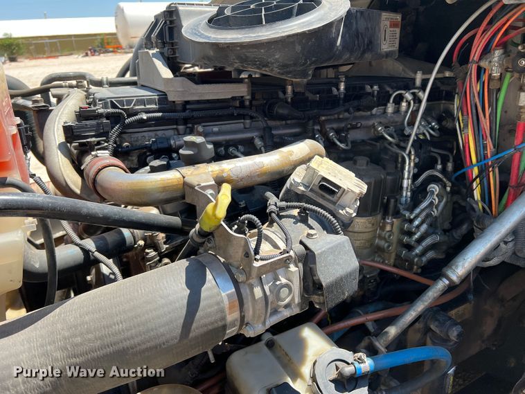 image for item DR1551 2010 Freightliner Cascadia 125  winch truck