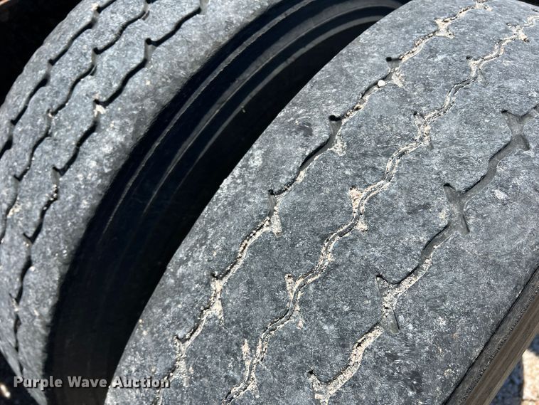 image for item DR1551 2010 Freightliner Cascadia 125  winch truck