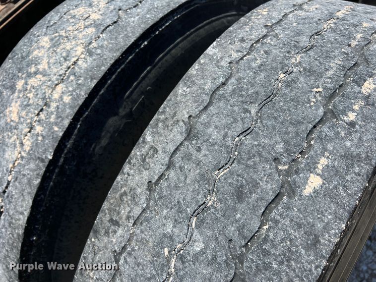 image for item DR1551 2010 Freightliner Cascadia 125  winch truck