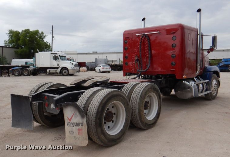 image for item DR1952 1994 Freightliner FLD120  semi truck