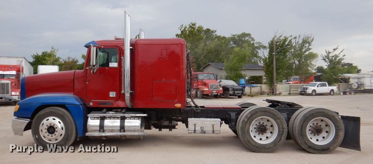 image for item DR1952 1994 Freightliner FLD120  semi truck