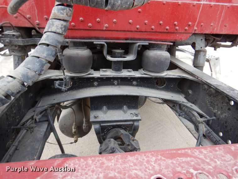 image for item DR1952 1994 Freightliner FLD120  semi truck