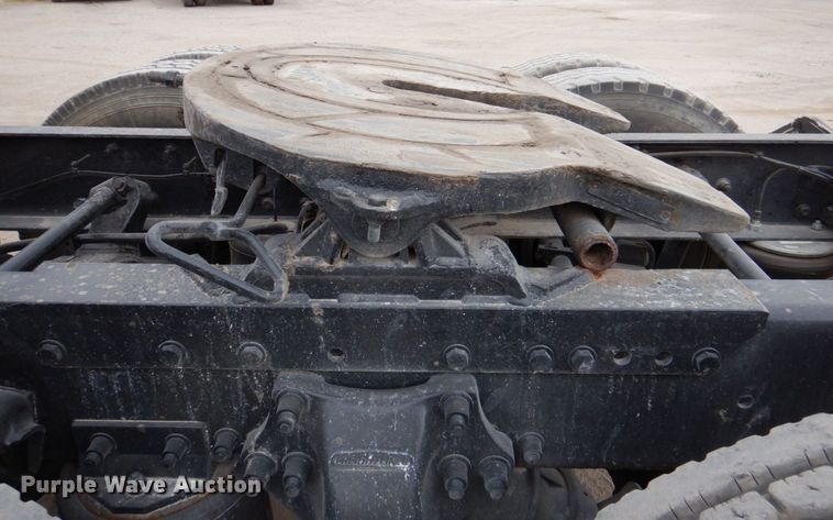 image for item DR1952 1994 Freightliner FLD120  semi truck