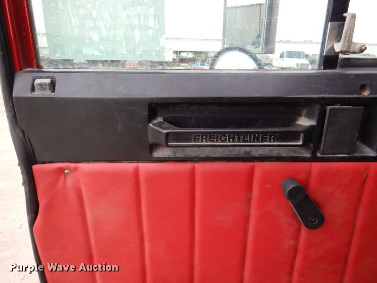 image for item DR1952 1994 Freightliner FLD120  semi truck