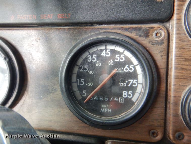 image for item DR1952 1994 Freightliner FLD120  semi truck