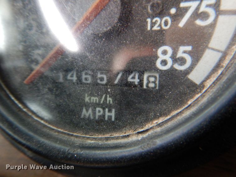 image for item DR1952 1994 Freightliner FLD120  semi truck