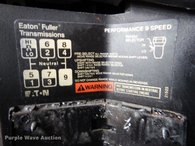 image for item DR1952 1994 Freightliner FLD120  semi truck