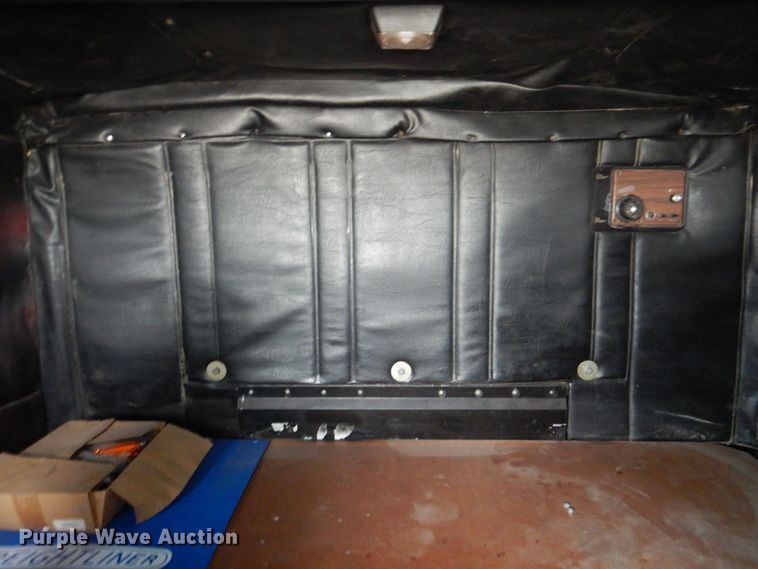 image for item DR1952 1994 Freightliner FLD120  semi truck