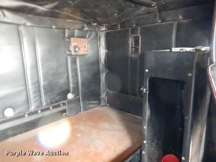 image for item DR1952 1994 Freightliner FLD120  semi truck