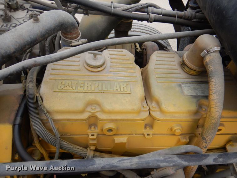 image for item DR1952 1994 Freightliner FLD120  semi truck